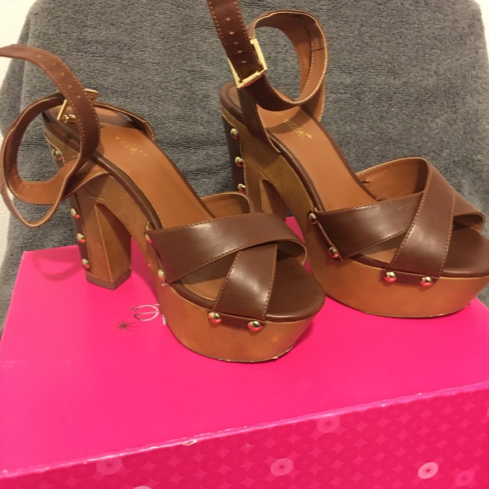 Sandals brown